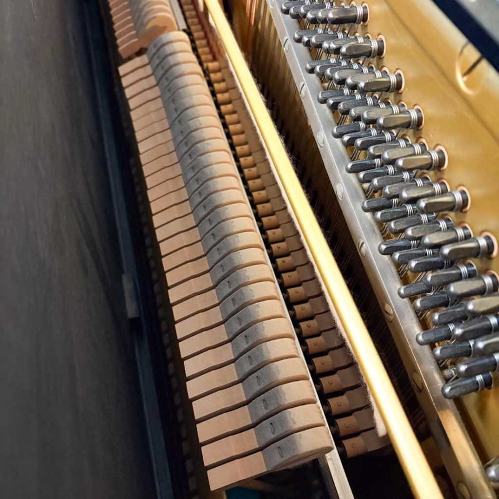 1973 Yamaha U1 Traditional Upright #G1711953