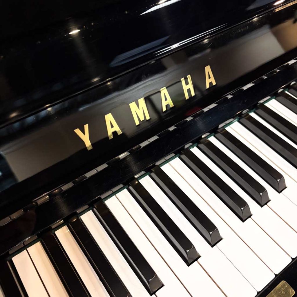 1973 Yamaha U1 Traditional Upright #G1711953
