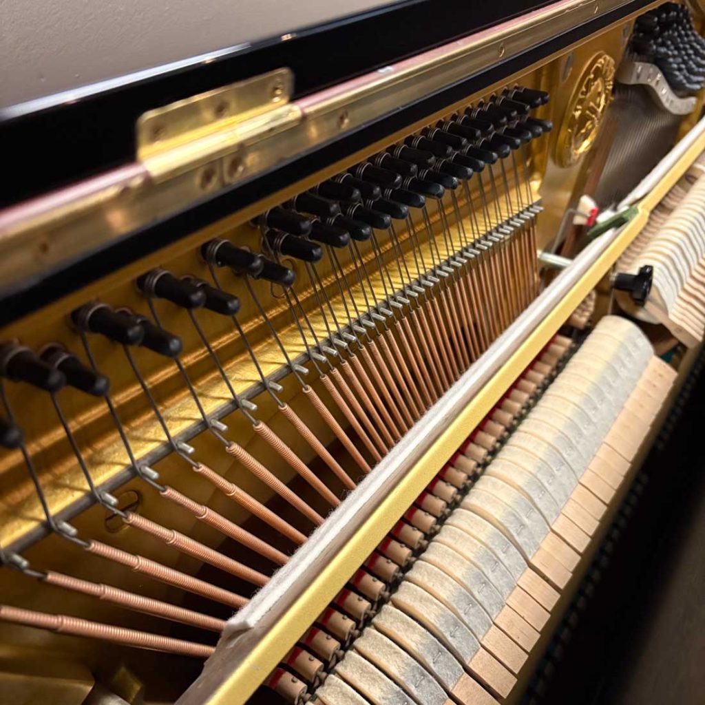 1973 Yamaha U3 Traditional Upright #1625698