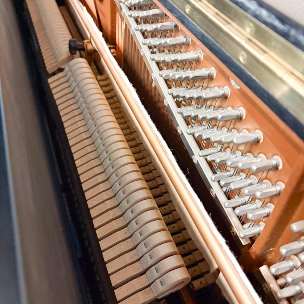 1988 Kawai DS-60 Traditional Upright #1793649