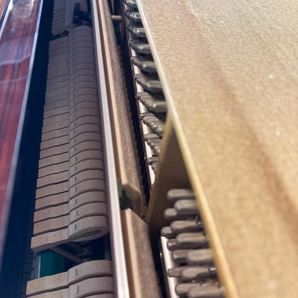 1988 Yamaha M1B Traditional Upright #4622197