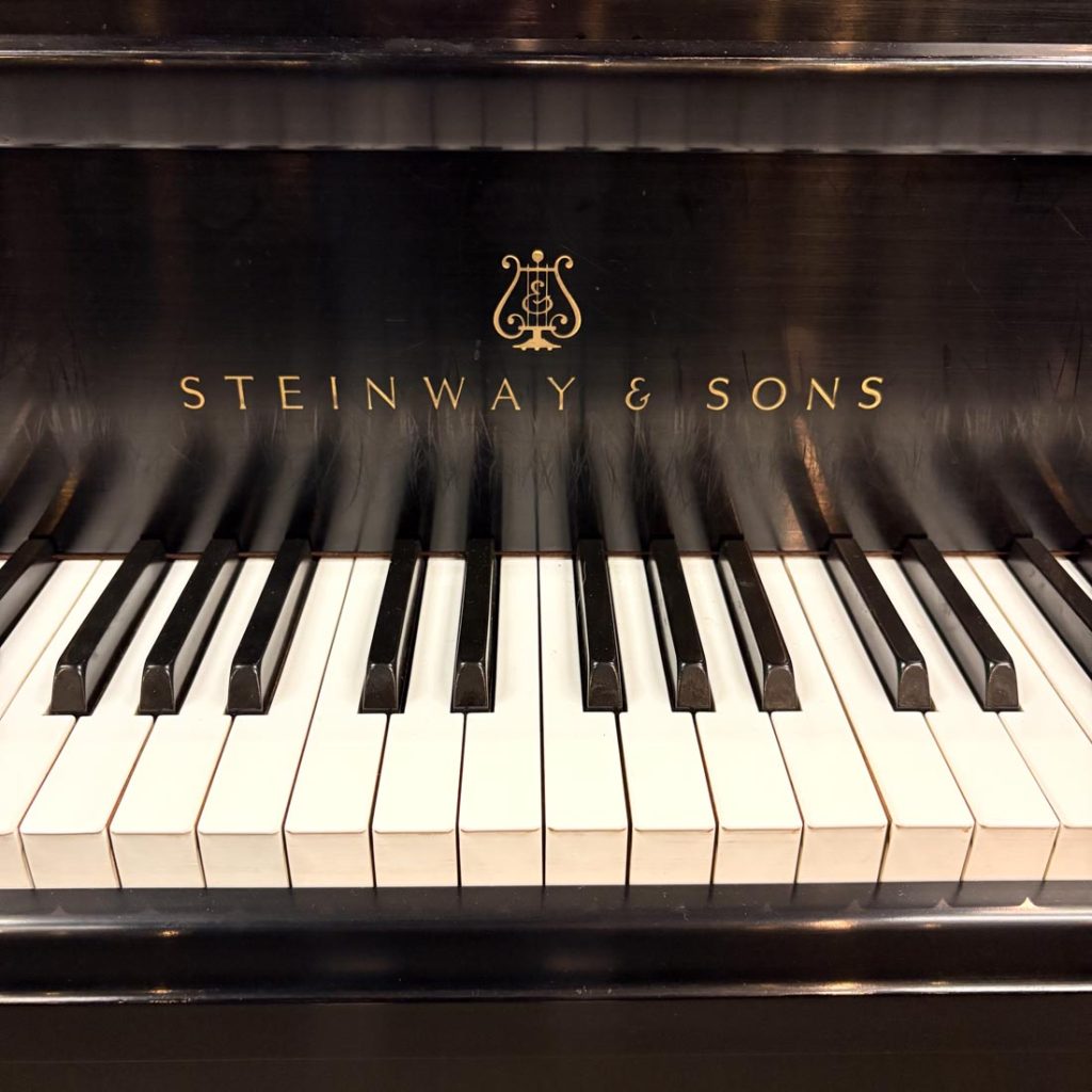 1992 Steinway & Sons B Traditional Grand #526187