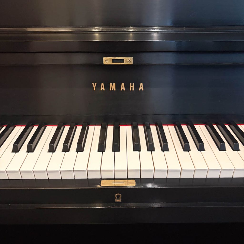 1985 Yamaha P22 Traditional Upright #U176636