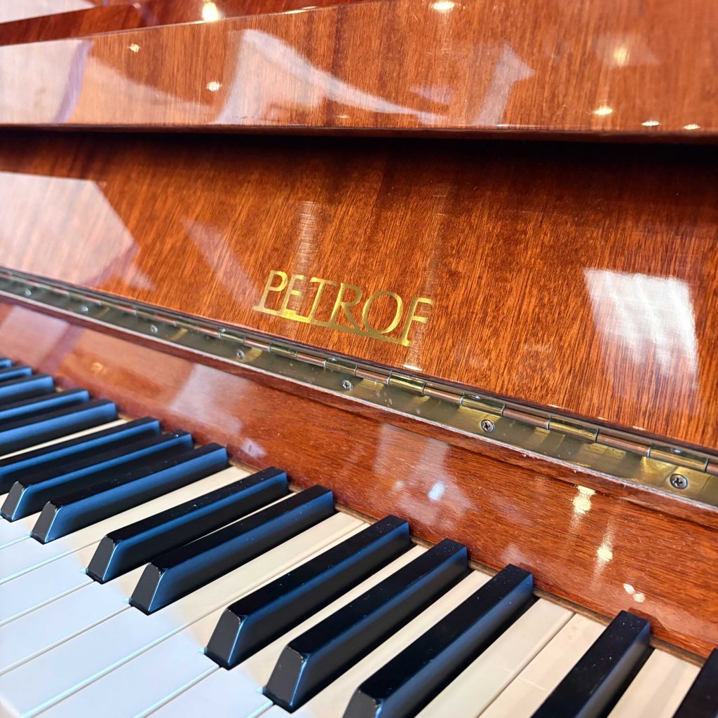 1990 Petrof P115V Traditional Upright #529069