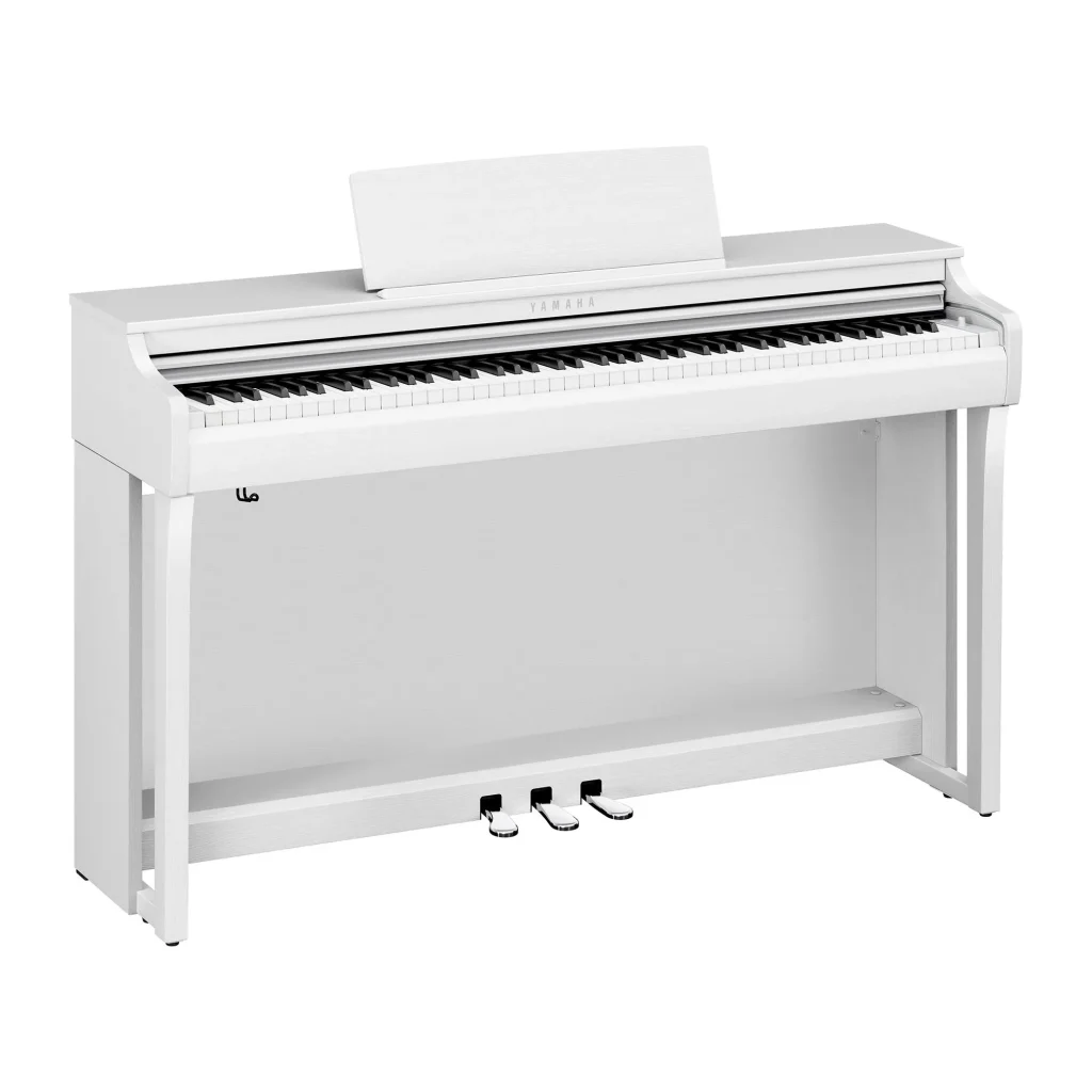 Yamaha CLP-825 Clavinova Digital