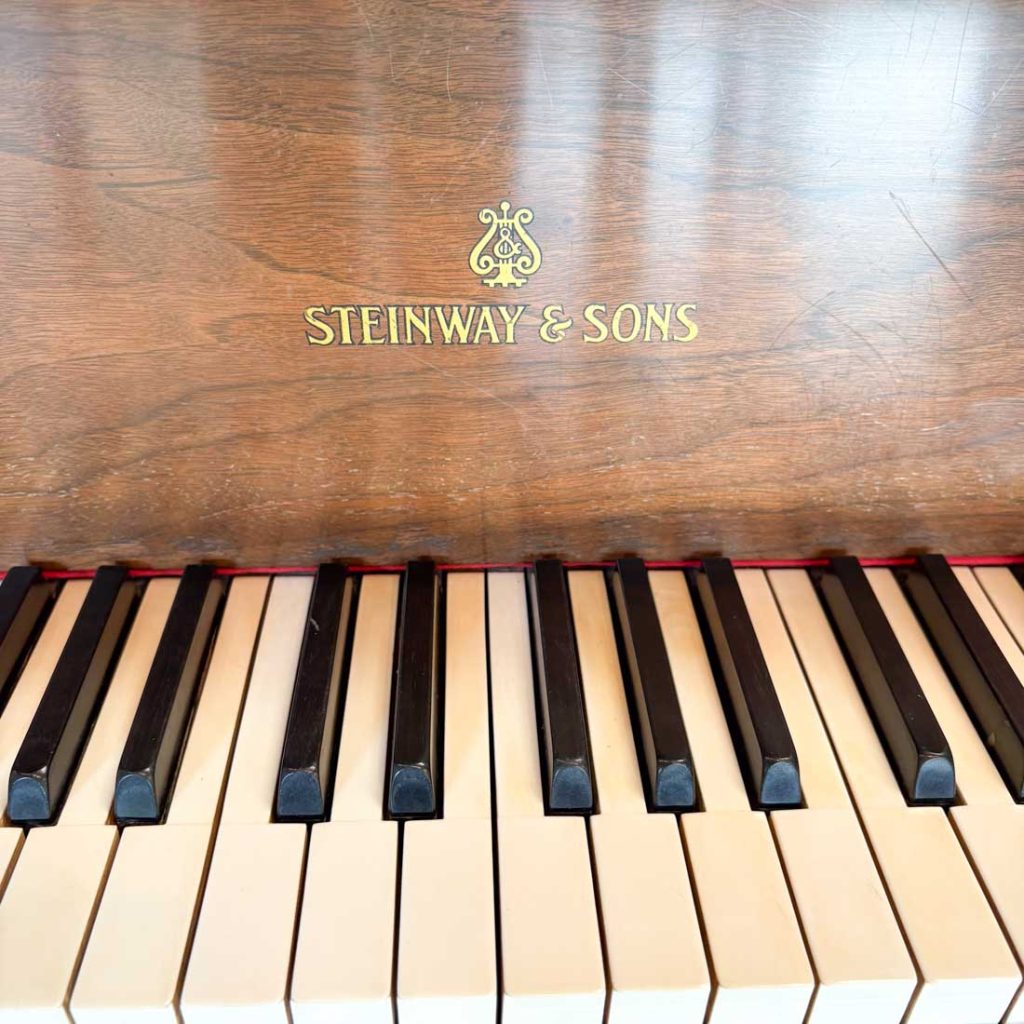 1926 Steinway & Sons L “Louis IV” Traditional Grand #245491