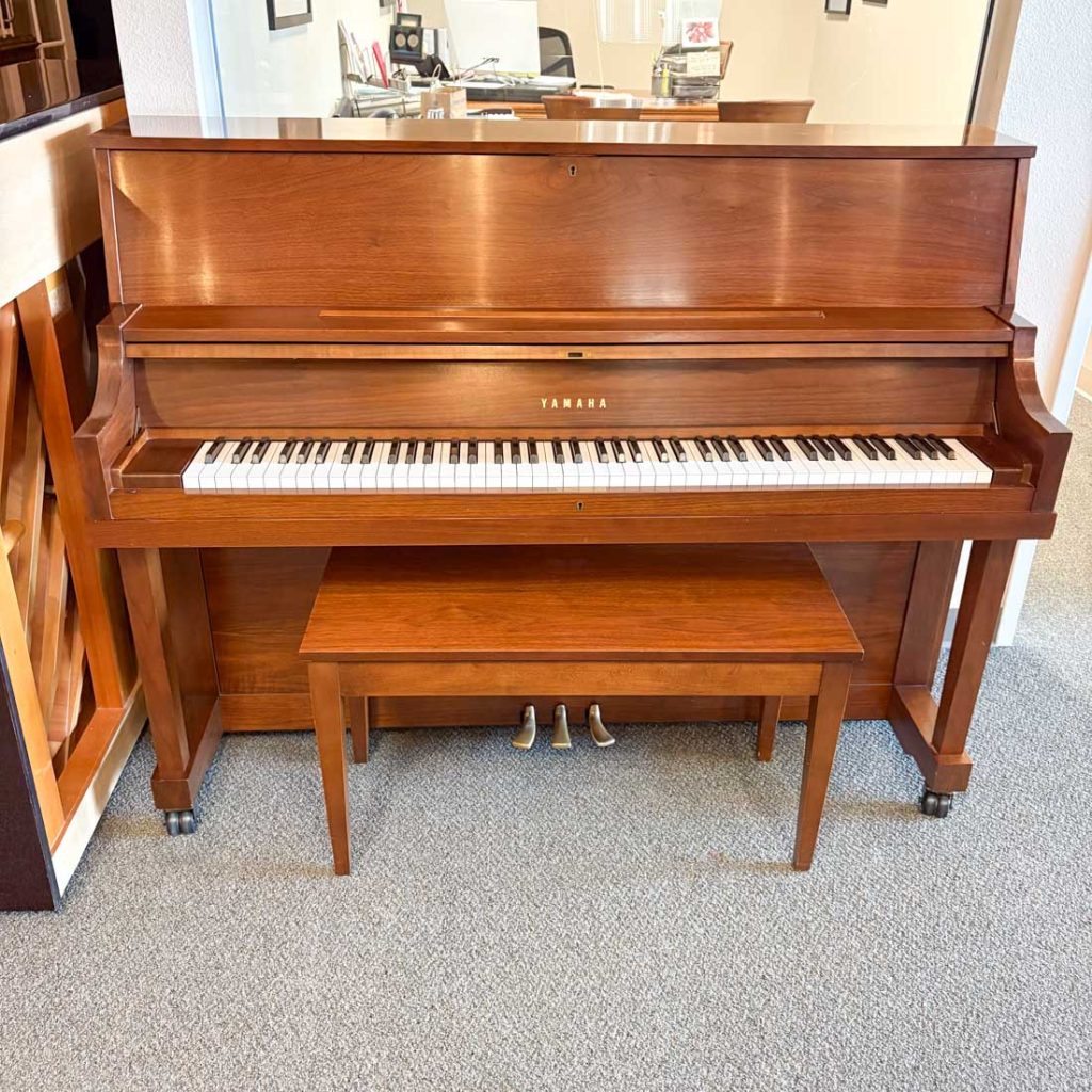 1999 Yamaha P22 Traditional Upright #246444